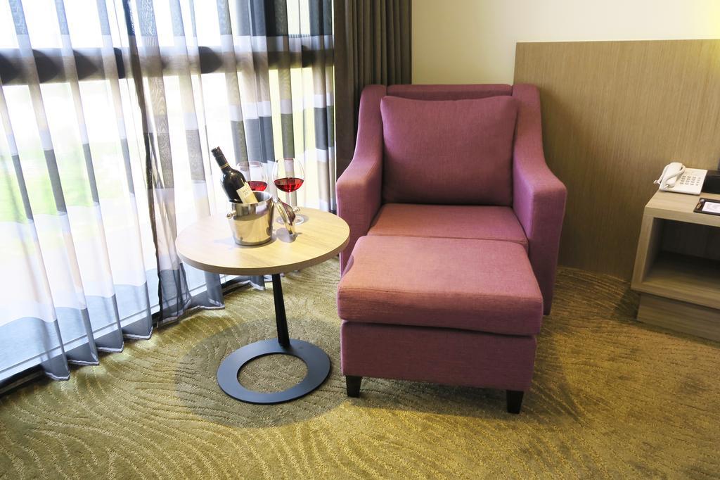 ルック ロイヤル リゾート 嘉義市 エクステリア 写真 A chair with a footrest