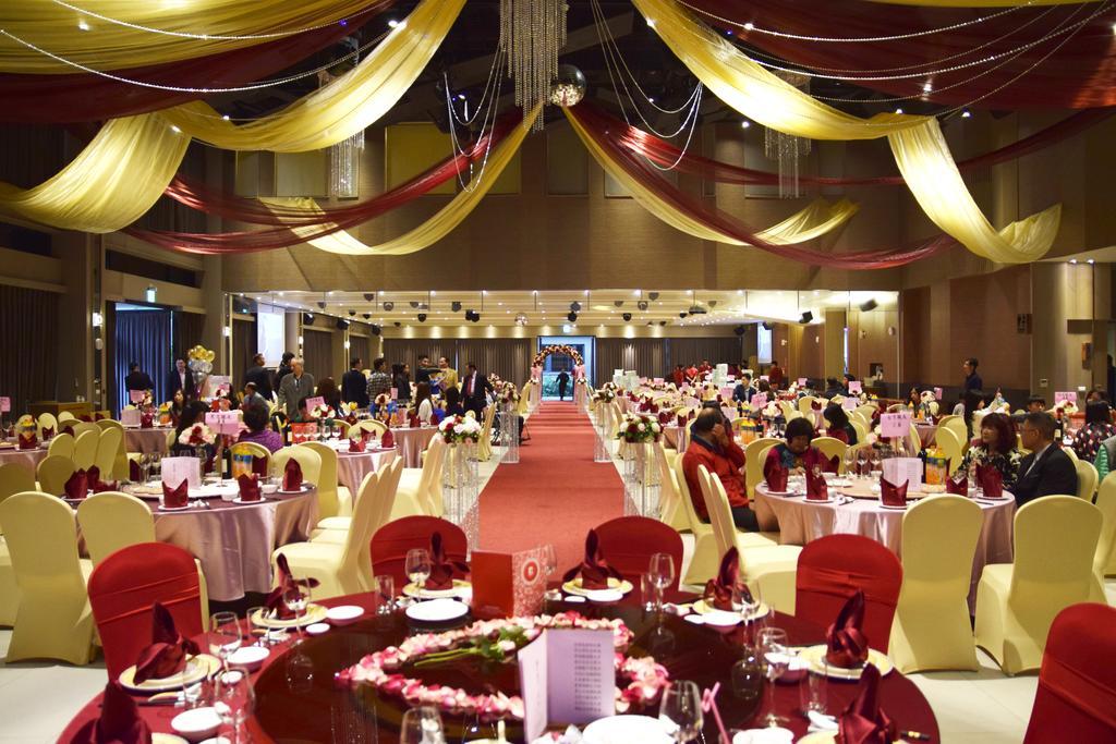 ルック ロイヤル リゾート 嘉義市 エクステリア 写真 A wedding reception at a hotel